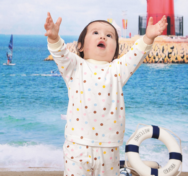 康貝坊圓點(diǎn)內(nèi)衣套裝