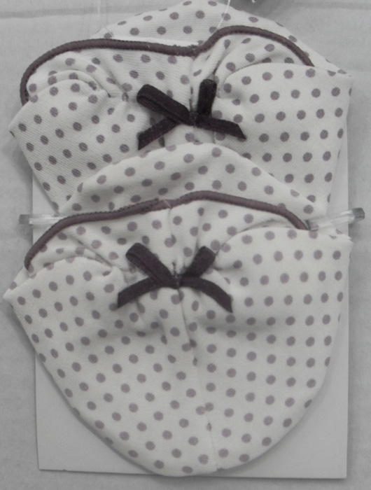 娃愛(ài)的蓓蓓圓點(diǎn)寶寶護(hù)腳套