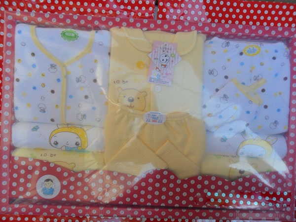 魯寶黃色嬰兒內(nèi)衣套裝