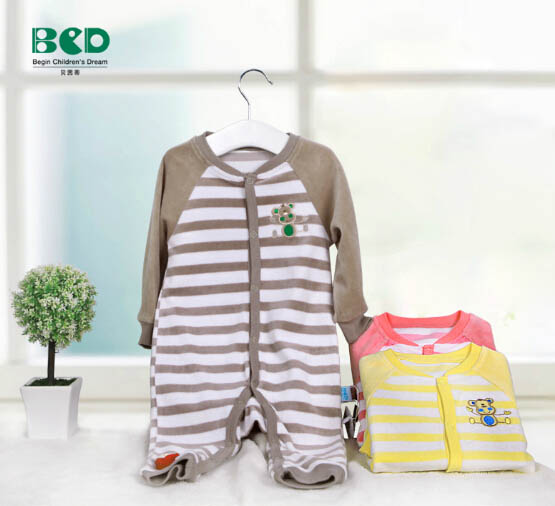 貝茜蒂可愛(ài)三只熊有機(jī)棉連體爬服