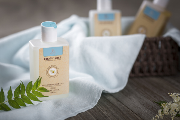 小貝樂(lè)嬰幼兒洗發(fā)沐浴二合一.jpg 小貝樂(lè)嬰幼兒洗發(fā)沐浴二合一.jpg