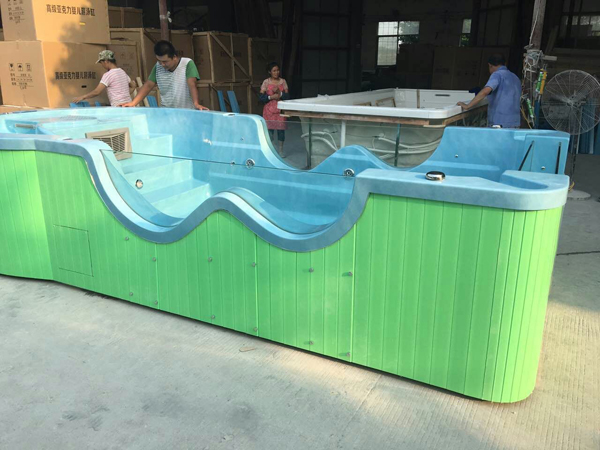 童伴麗嬰游泳池綠色