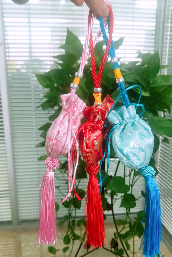 佑童小兒推拿 不同顏色香囊