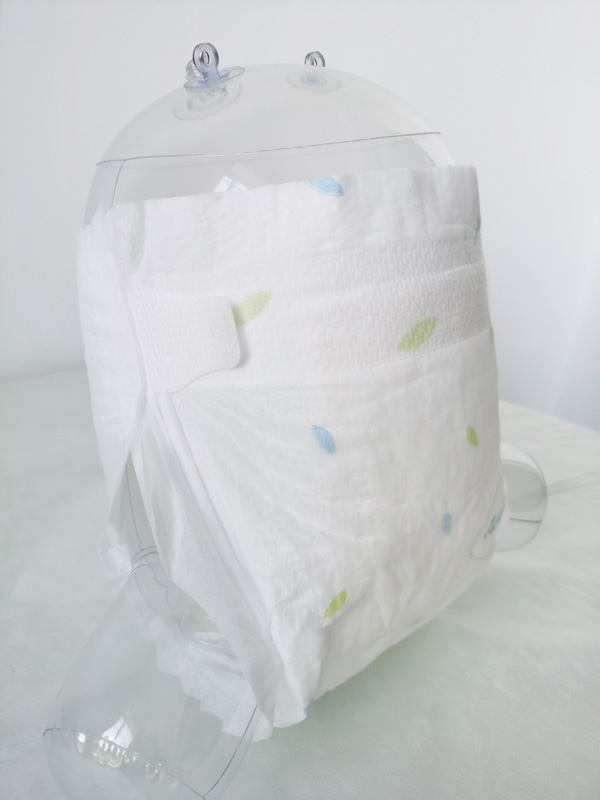 噯酷5G紙尿褲實(shí)物圖4.jpg