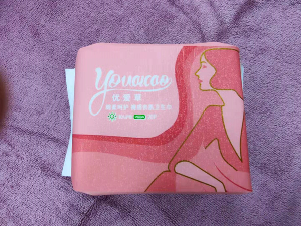 優(yōu)愛(ài)草衛(wèi)生護(hù)墊155mm 01.jpg