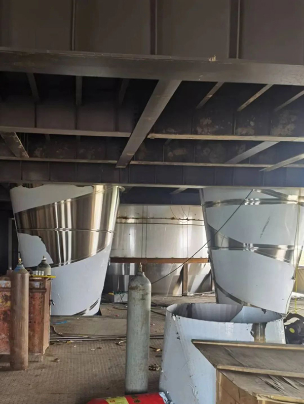 設(shè)備安裝.jpg 設(shè)備安裝.jpg