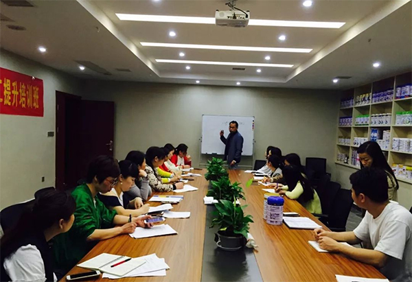 員工培訓(xùn)現(xiàn)場.jpg 員工培訓(xùn)現(xiàn)場.jpg