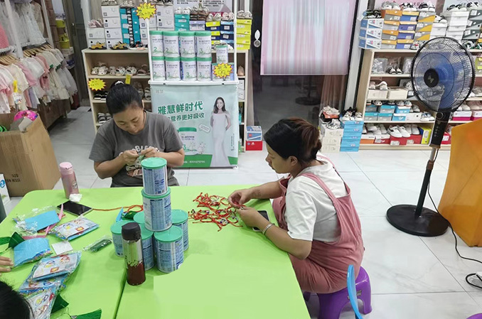 雅慧“父親節(jié)&端午節(jié)”主題活動圓滿結束5.jpg 雅慧“父親節(jié)&端午節(jié)”主題活動圓滿結束5.jpg