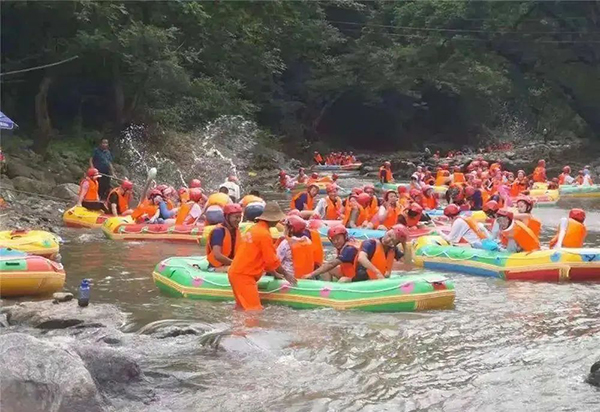 施貝安阜陽地區(qū)VIP皖西親水之旅10.jpg 施貝安阜陽地區(qū)VIP皖西親水之旅10.jpg