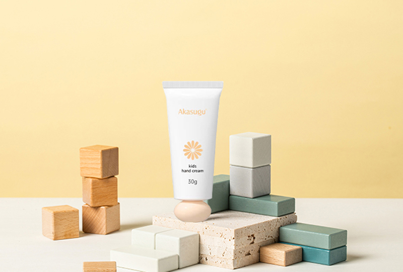 愛舒屋Akasugu小甘菊兒童護(hù)手霜.jpg 愛舒屋Akasugu小甘菊兒童護(hù)手霜.jpg