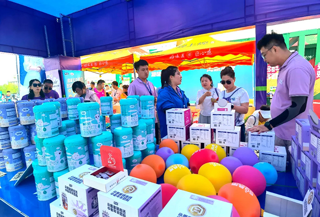 雅泰朵恩酷跑團助力“楊馬”激情開跑 (12).jpg 雅泰朵恩酷跑團助力“楊馬”激情開跑 (12).jpg