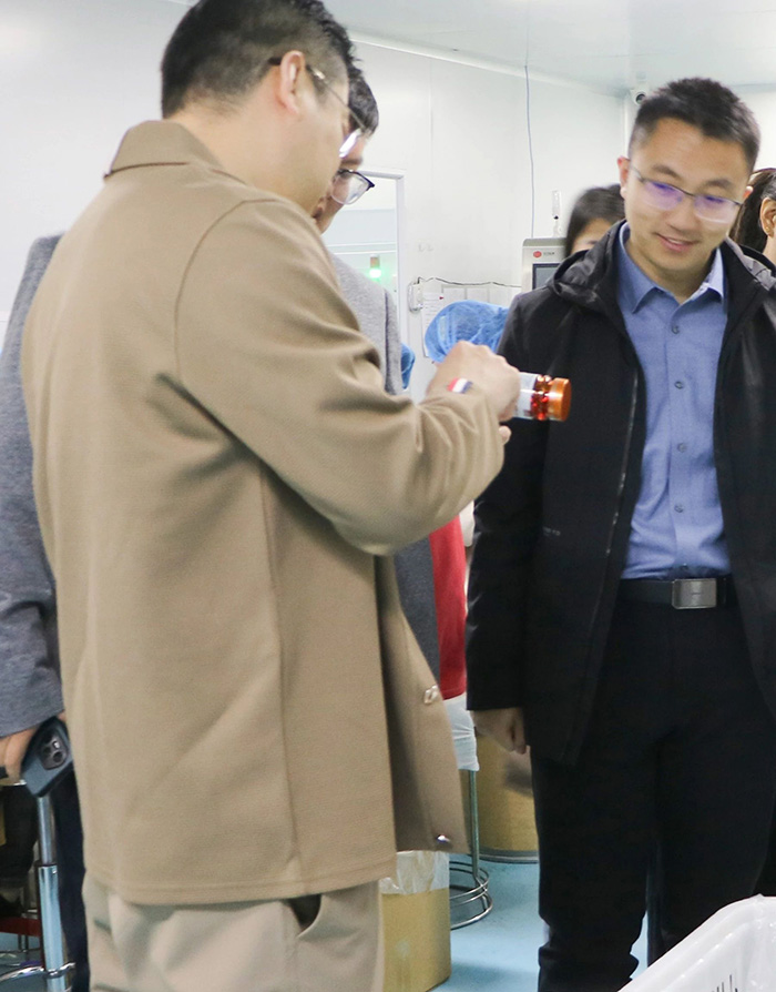 菏澤學院藥學院領導蒞臨中舜生物考察指導7.jpg 菏澤學院藥學院領導蒞臨中舜生物考察指導7.jpg