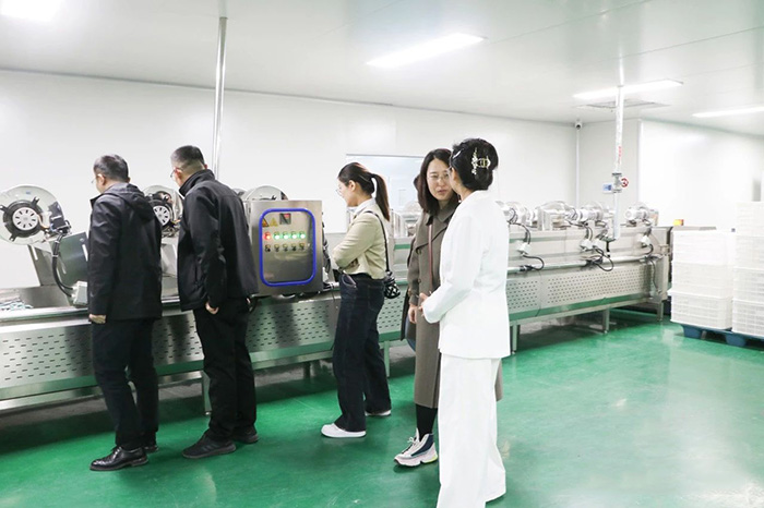 菏澤學院藥學院領導蒞臨中舜生物考察指導12.jpg 菏澤學院藥學院領導蒞臨中舜生物考察指導12.jpg