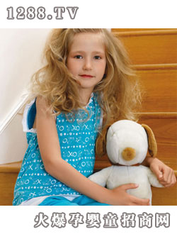 Snoopy�����{ɫ