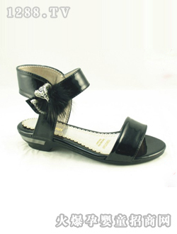 ͯ��Ůͯ��ɫ�и���Ь