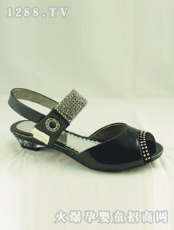 ͯ��Ůͯ��ɫ�и����e��Ь