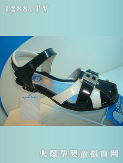 ����Ůͯ��Ь