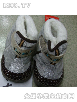 麗嬰房黑色亮點(diǎn)嬰兒鞋